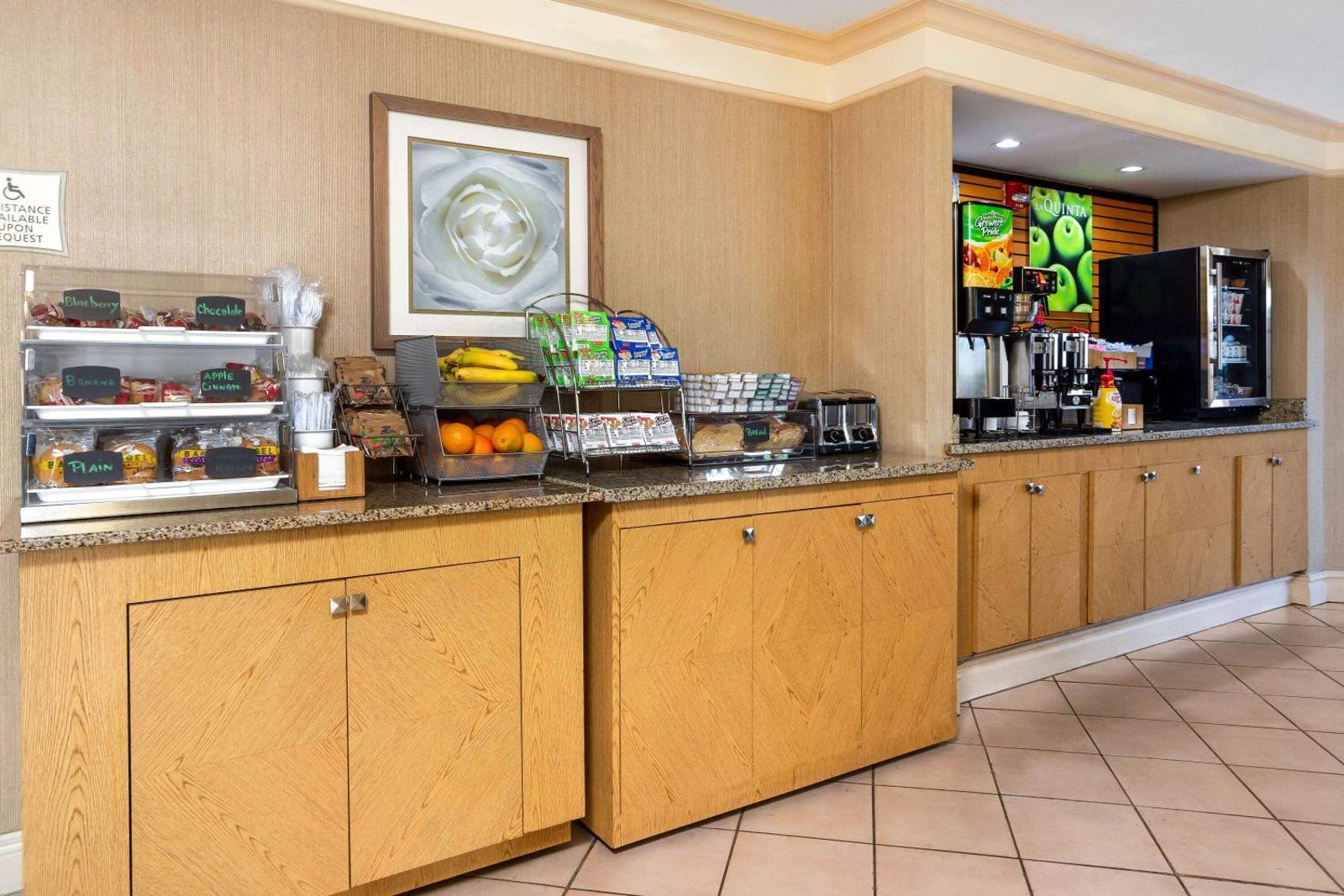 La Quinta Inn & Suites by Wyndham Tampa Bay Airport
