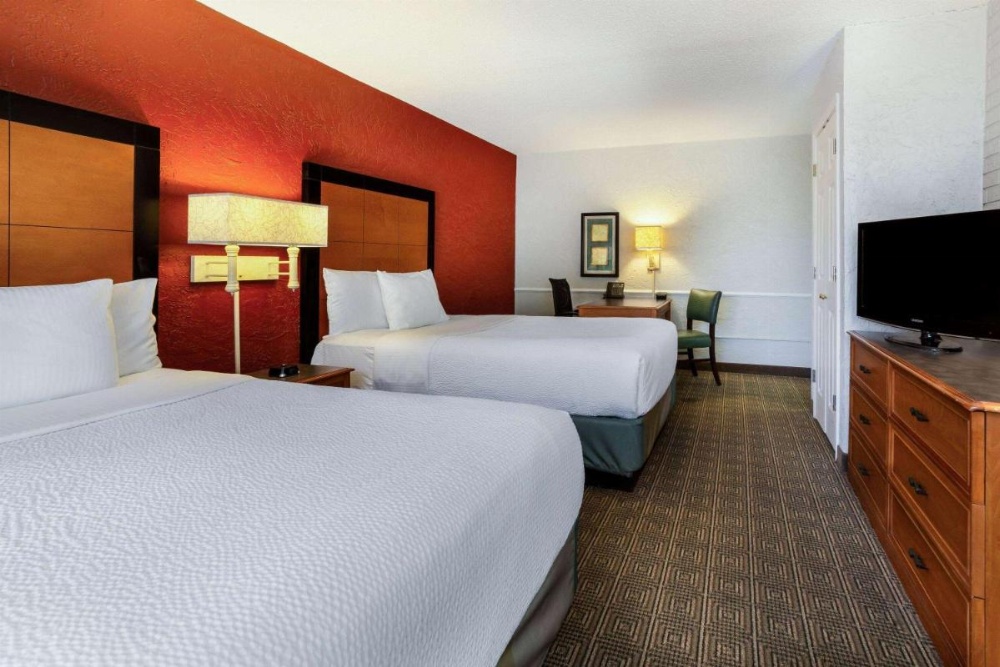 La Quinta Inn & Suites by Wyndham Tampa Bay Airport Image 17