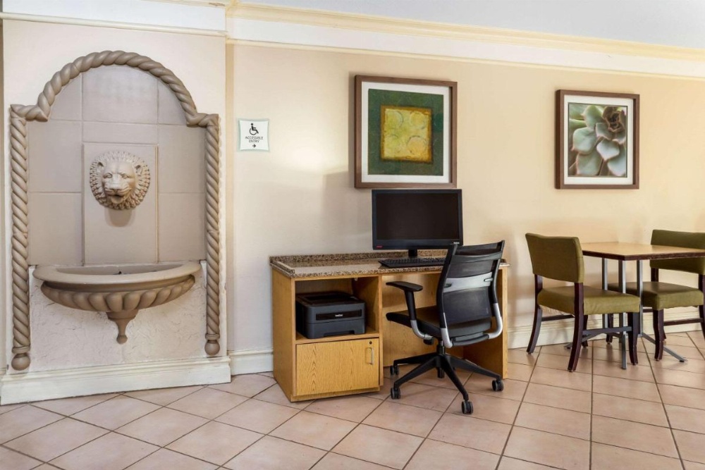 La Quinta Inn & Suites by Wyndham Tampa Bay Airport Image 22
