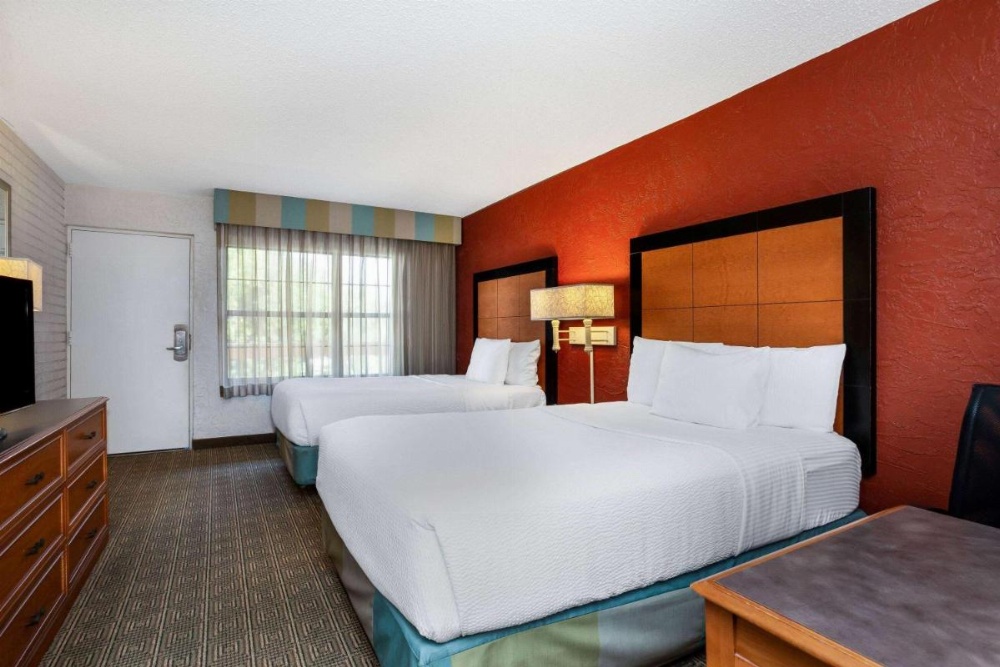 La Quinta Inn & Suites by Wyndham Tampa Bay Airport
